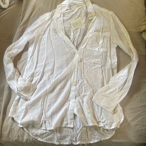 Beach Lunch Lounge white shirt. Small